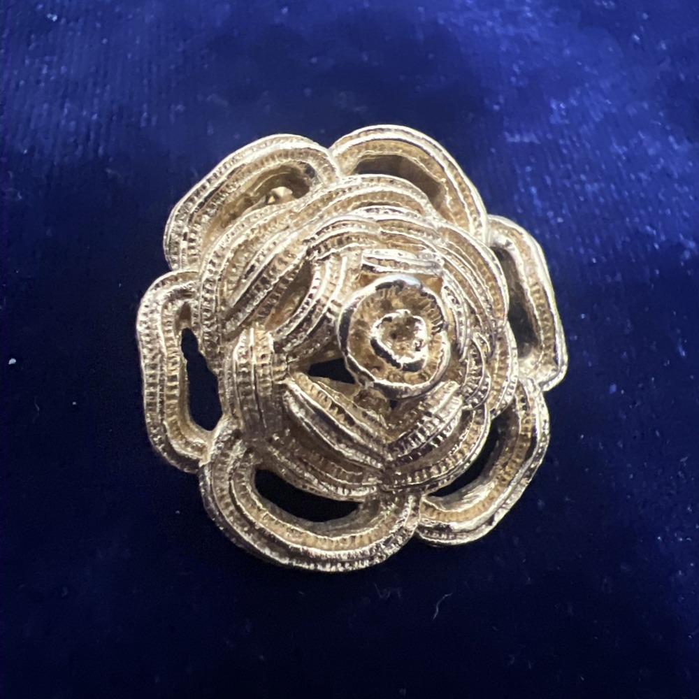 Christian Dior Gold Plated Flower Brooch Pin Vintage Signed (See All Photos!) - Picture 3 of 9